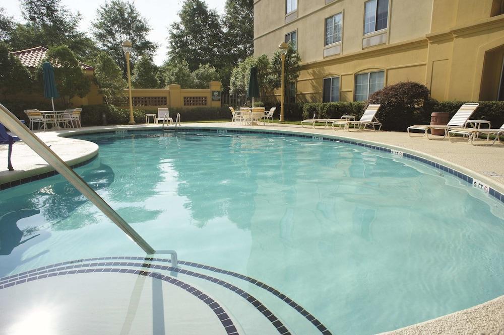 Отель La Quinta By Wyndham Raleigh/Durham Southpoint Экстерьер фото