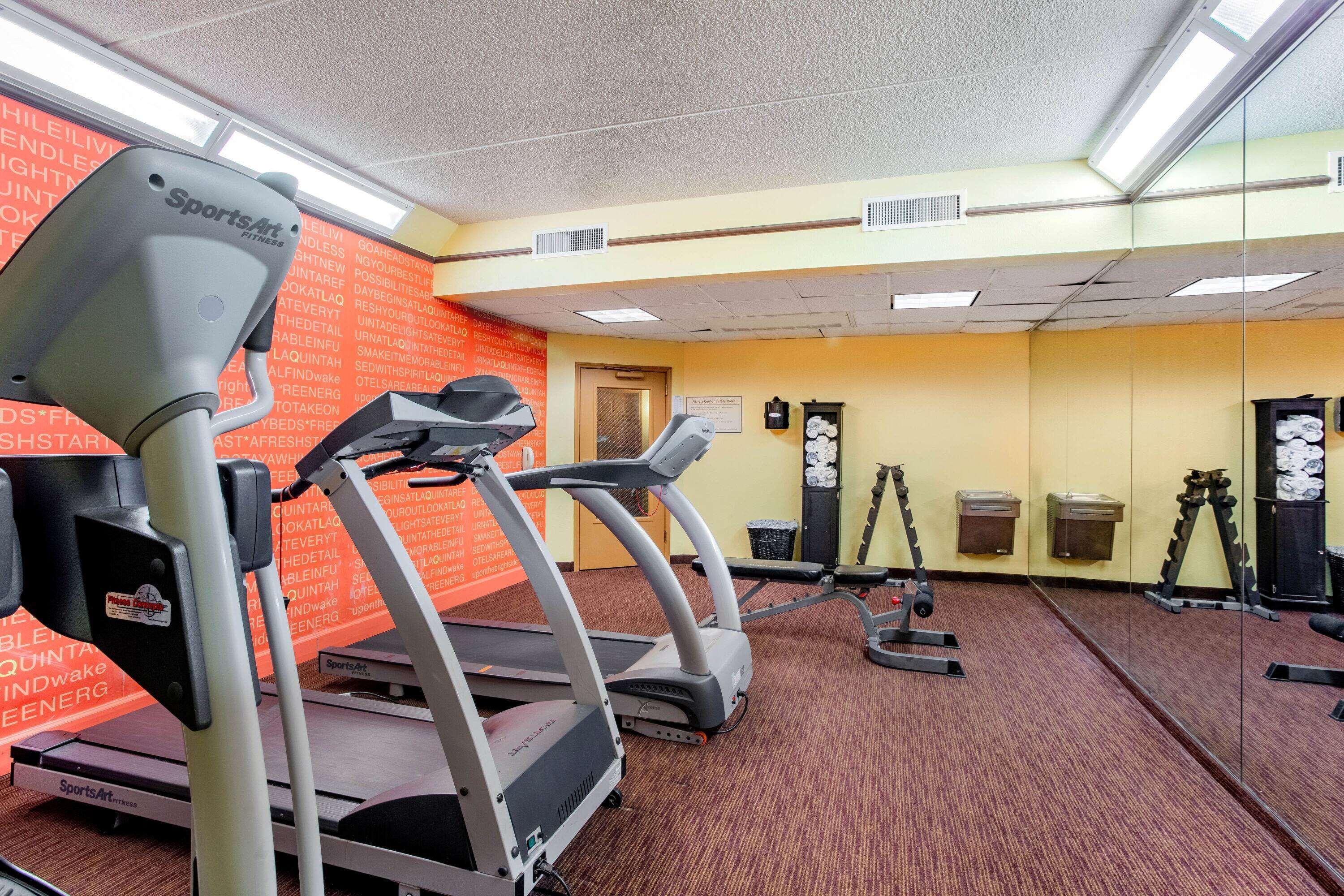 Отель La Quinta By Wyndham Raleigh/Durham Southpoint Экстерьер фото