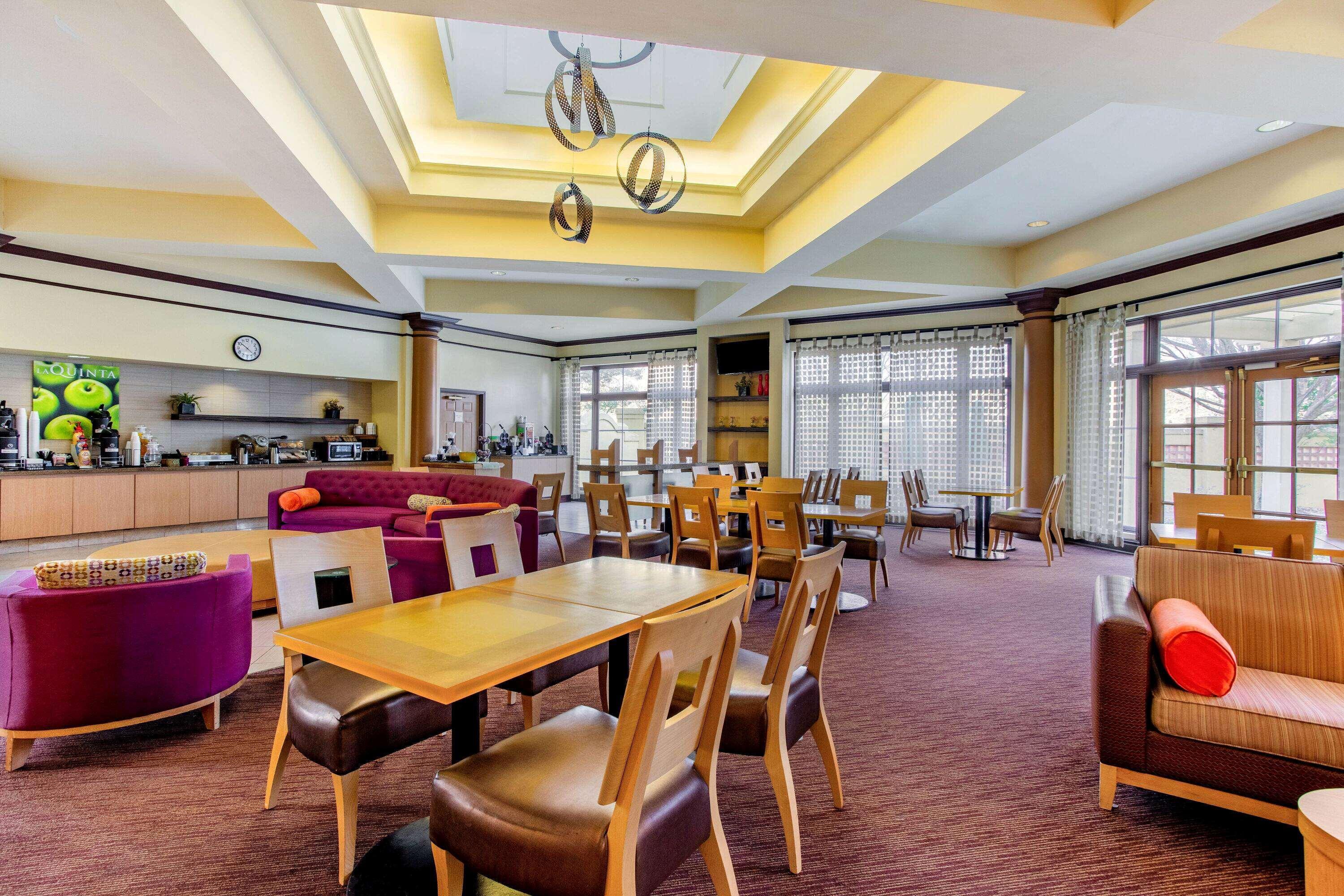 Отель La Quinta By Wyndham Raleigh/Durham Southpoint Экстерьер фото